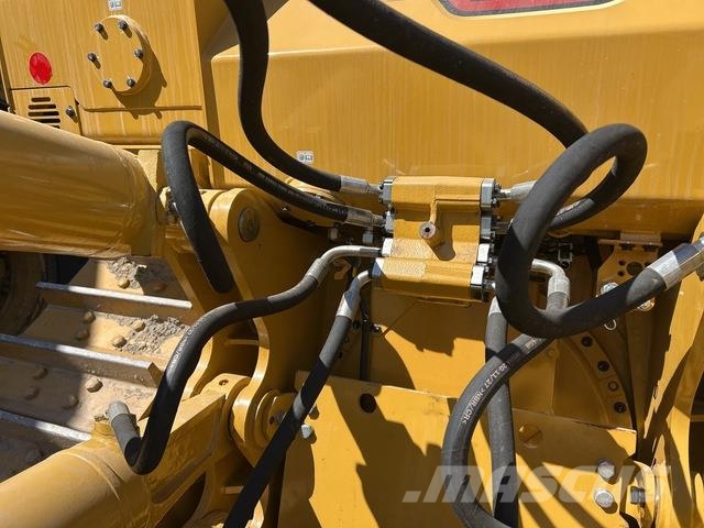 CAT D8 Buldozer sobre oruga