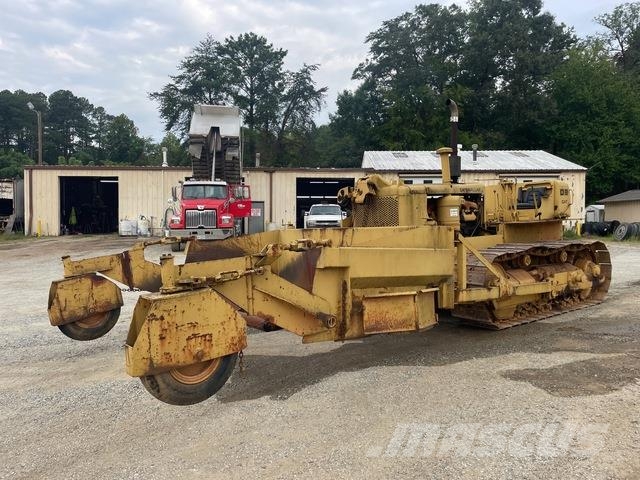 CAT D8 Crawler dozers