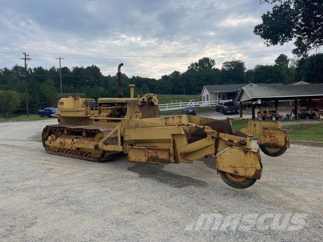 CAT D8 Crawler dozers