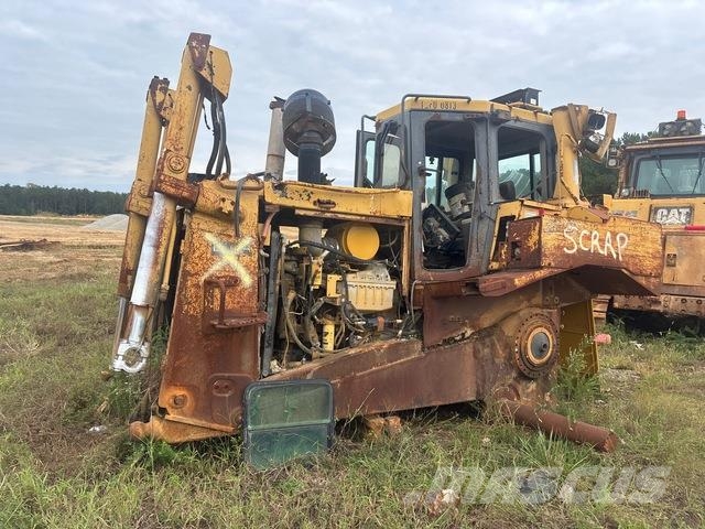 CAT D8R Buldožeri gusjeničari