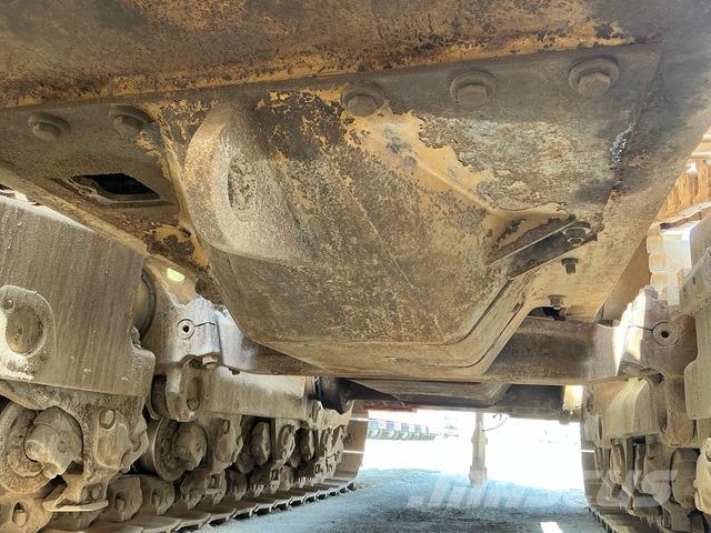 CAT D8R Buldozer sobre oruga
