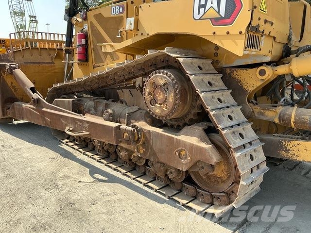 CAT D8R Buldozer sobre oruga