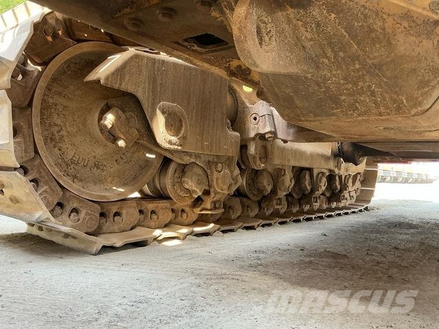 CAT D8R Buldozer sobre oruga