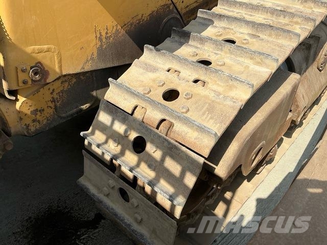 CAT D8R Buldozer sobre oruga