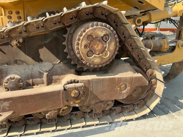 CAT D8R Buldozer sobre oruga