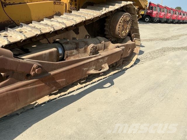 CAT D8R Buldozer sobre oruga