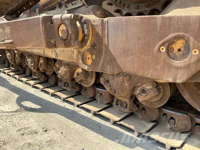 CAT D8R Buldozer sobre oruga
