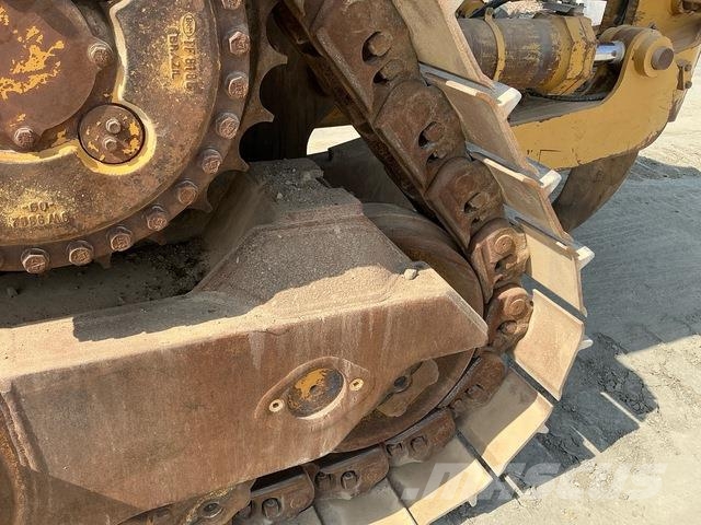 CAT D8R Buldozer sobre oruga