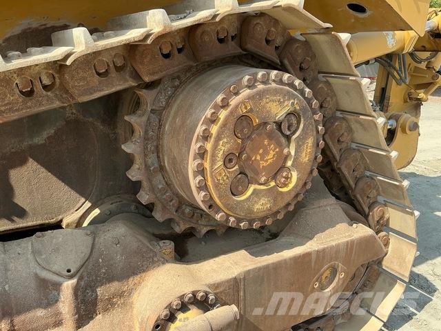 CAT D8R Buldozer sobre oruga