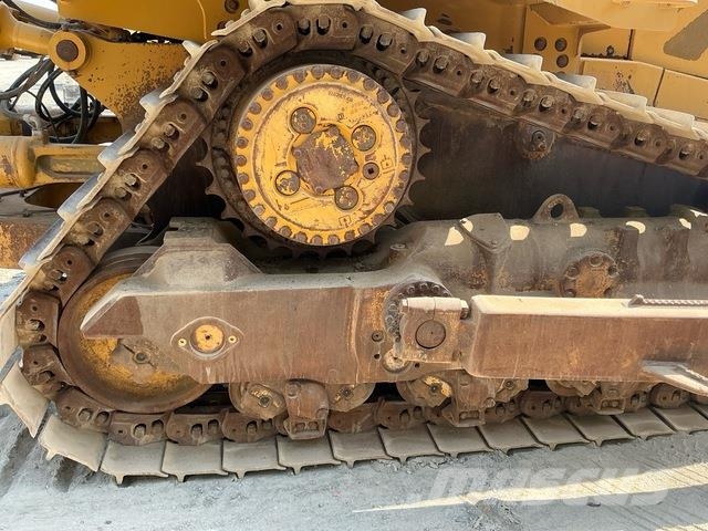 CAT D8R Buldozer sobre oruga