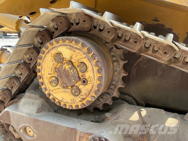 CAT D8R Buldozer sobre oruga