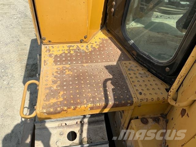 CAT D8R Buldozer sobre oruga