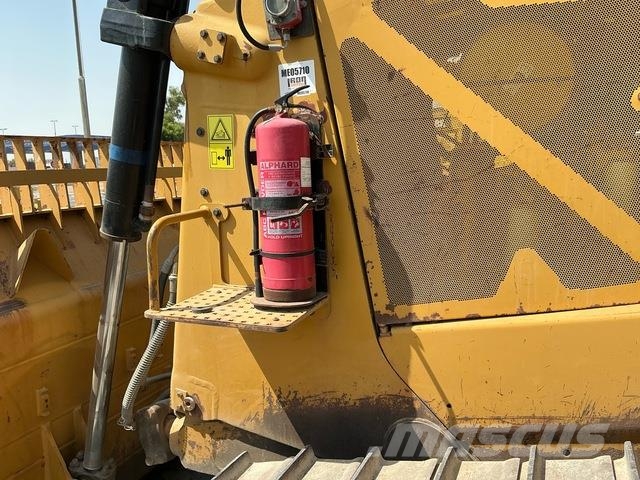 CAT D8R Buldozer sobre oruga