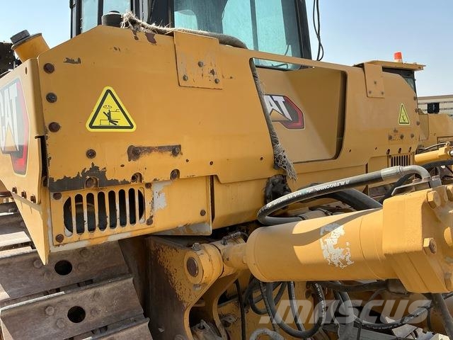 CAT D8R Buldozer sobre oruga