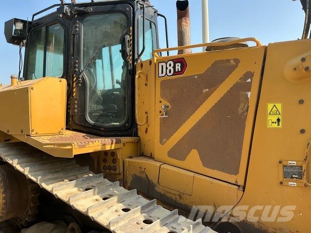 CAT D8R Buldozer sobre oruga