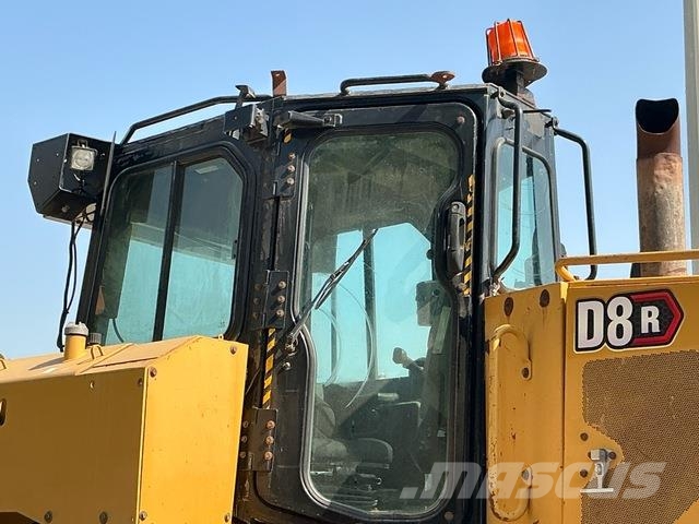 CAT D8R Buldozer sobre oruga