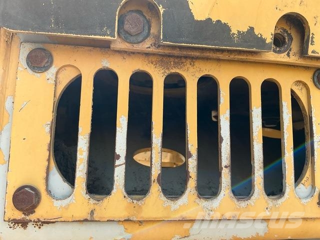 CAT D8R Buldozer sobre oruga