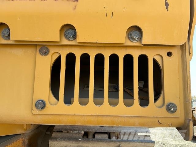 CAT D8R Buldozer sobre oruga