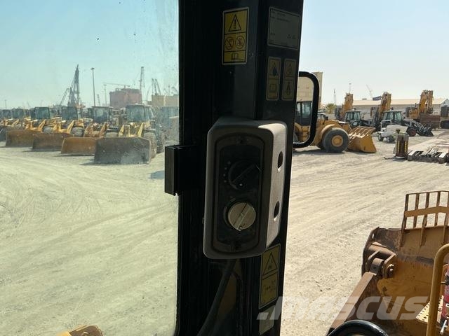 CAT D8R Buldozer sobre oruga