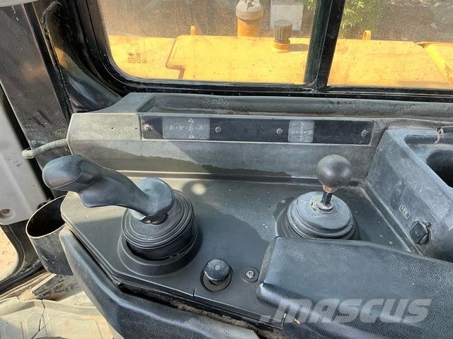 CAT D8R Buldozer sobre oruga