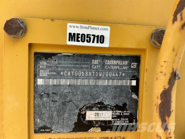 CAT D8R Buldozer sobre oruga