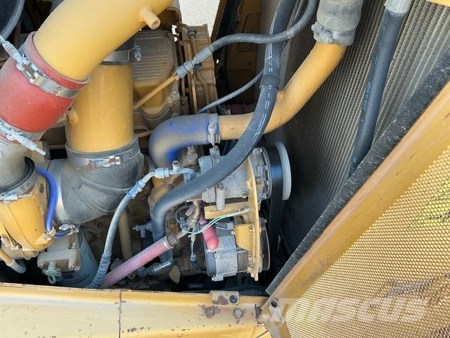 CAT D8R Buldozer sobre oruga
