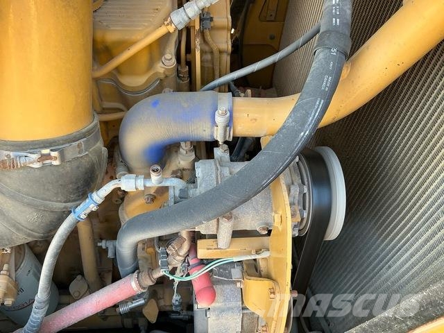 CAT D8R Buldozer sobre oruga