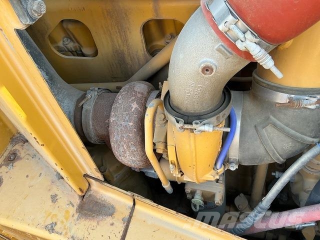 CAT D8R Buldozer sobre oruga