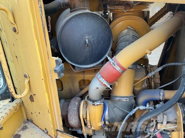 CAT D8R Buldozer sobre oruga