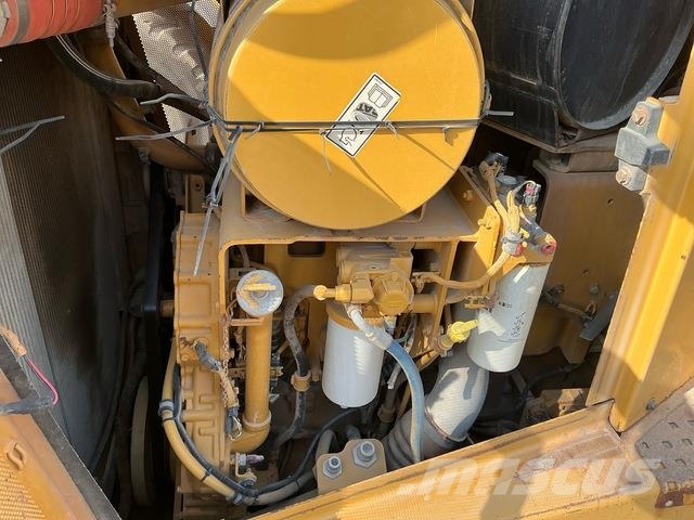 CAT D8R Buldozer sobre oruga