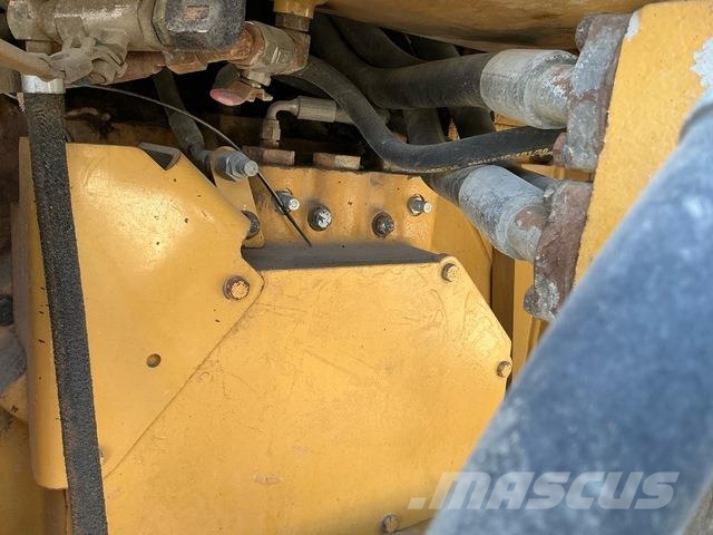 CAT D8R Buldozer sobre oruga