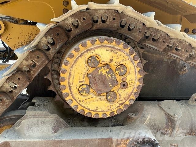 CAT D8R Buldozer sobre oruga