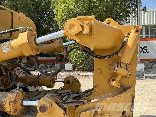 CAT D8R Buldozer sobre oruga
