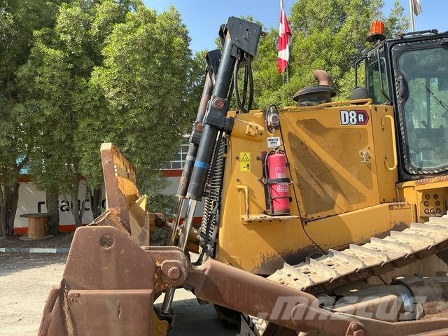 CAT D8R Buldozer sobre oruga
