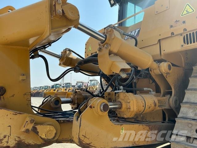 CAT D8R Buldozer sobre oruga