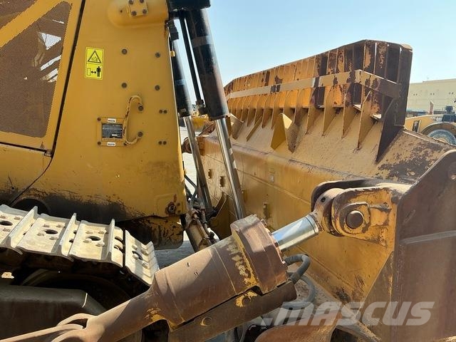 CAT D8R Buldozer sobre oruga
