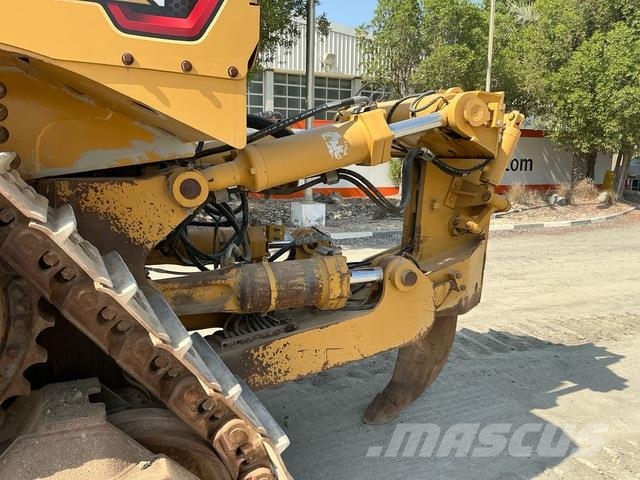 CAT D8R Buldozer sobre oruga