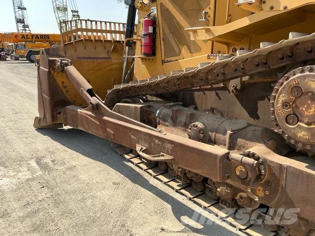 CAT D8R Buldozer sobre oruga