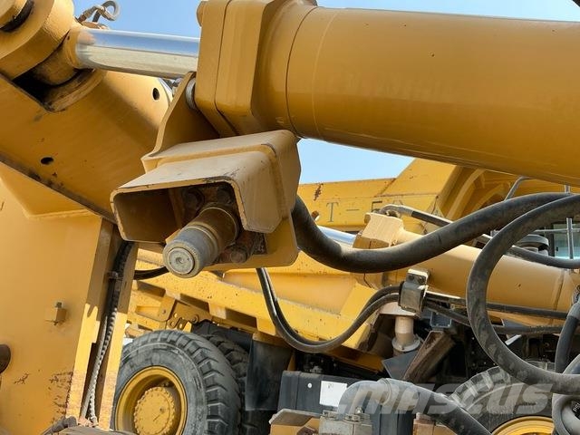 CAT D8R Buldozer sobre oruga