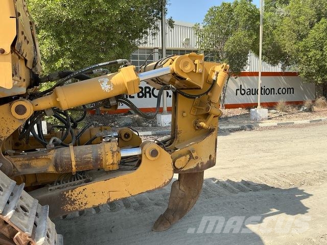 CAT D8R Buldozer sobre oruga