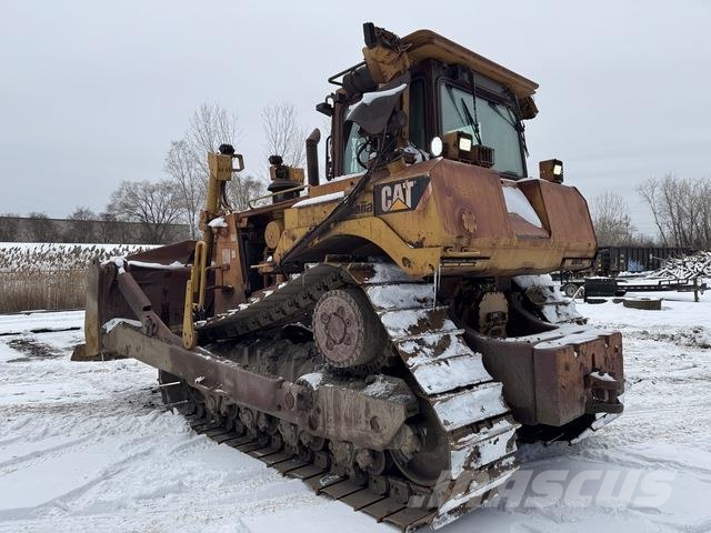 CAT D8T Buldožeri gusjeničari