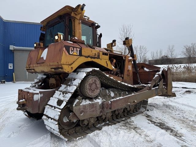 CAT D8T Buldožeri gusjeničari