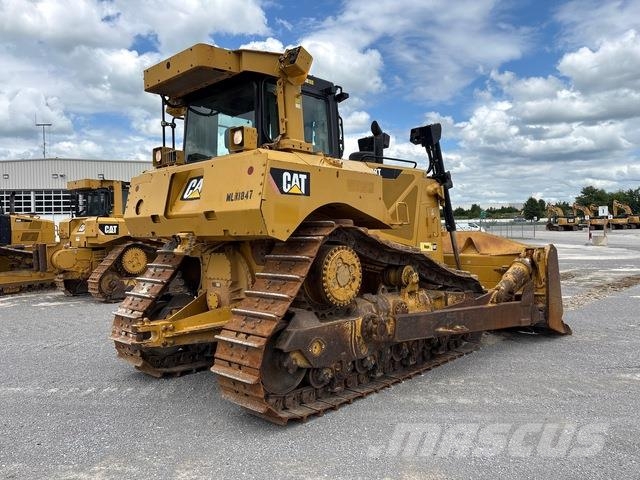 CAT D8T Buldozer sobre oruga