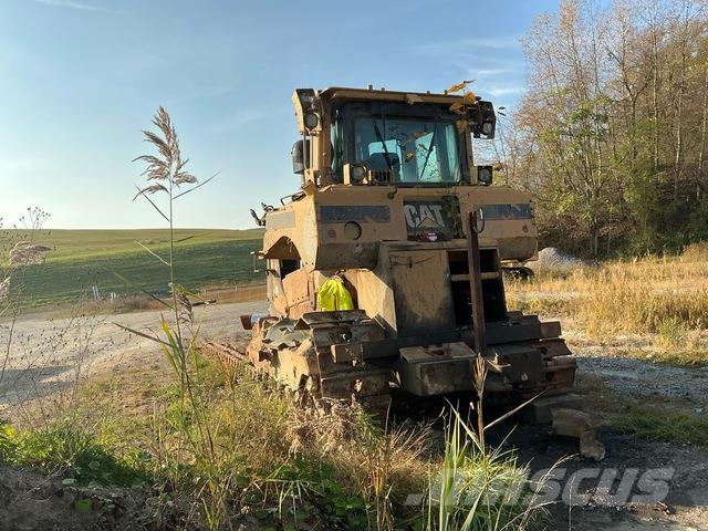 CAT D8T Buldozer sobre oruga