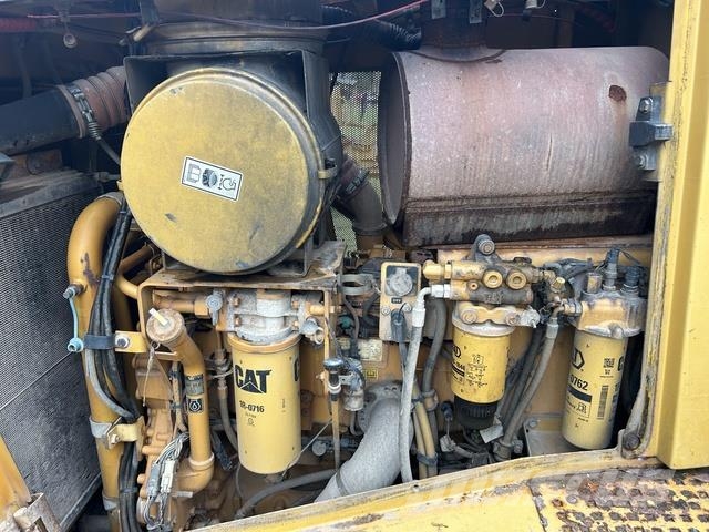 CAT D8T Гусеничные бульдозеры