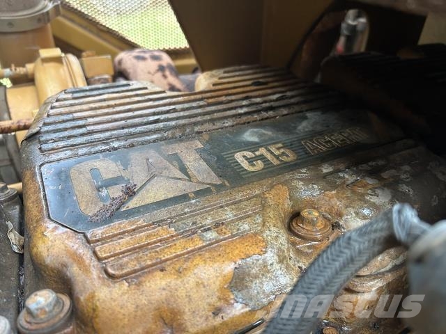 CAT D8T Гусеничные бульдозеры