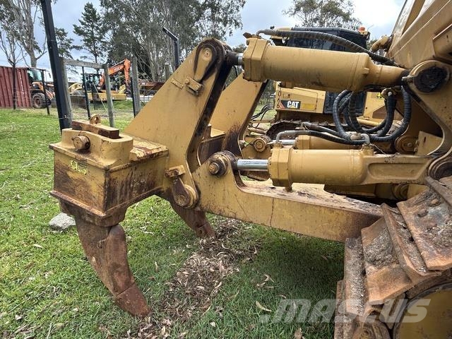 CAT D8T Гусеничные бульдозеры