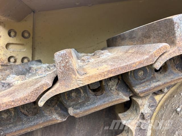 CAT D8T Гусеничные бульдозеры