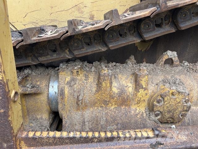 CAT D8T Гусеничные бульдозеры