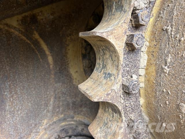 CAT D8T Гусеничные бульдозеры